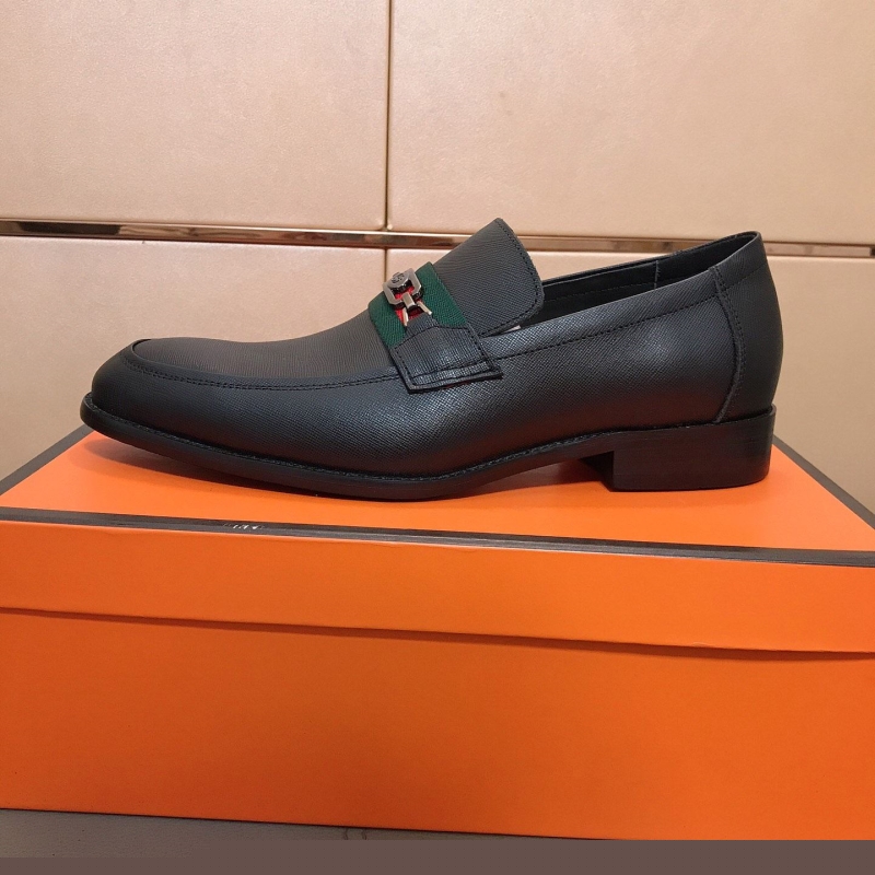 G*u*i leather shoes